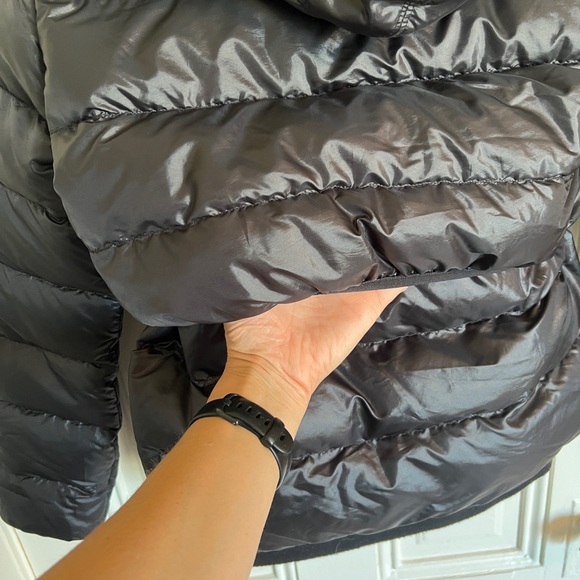 NIKE Hooded Down Puffer Jacket Women's Size XS Asymmetrical Black Winter Coat - Picture 7 of 12